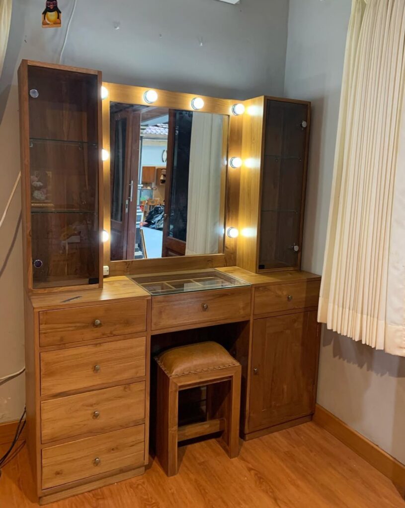 Solusi Furniture Kayu Minimalis untuk rumah di Bali - Lestari Furniture 44d399b1 669d 4645 839b 3fc1863f5d2c